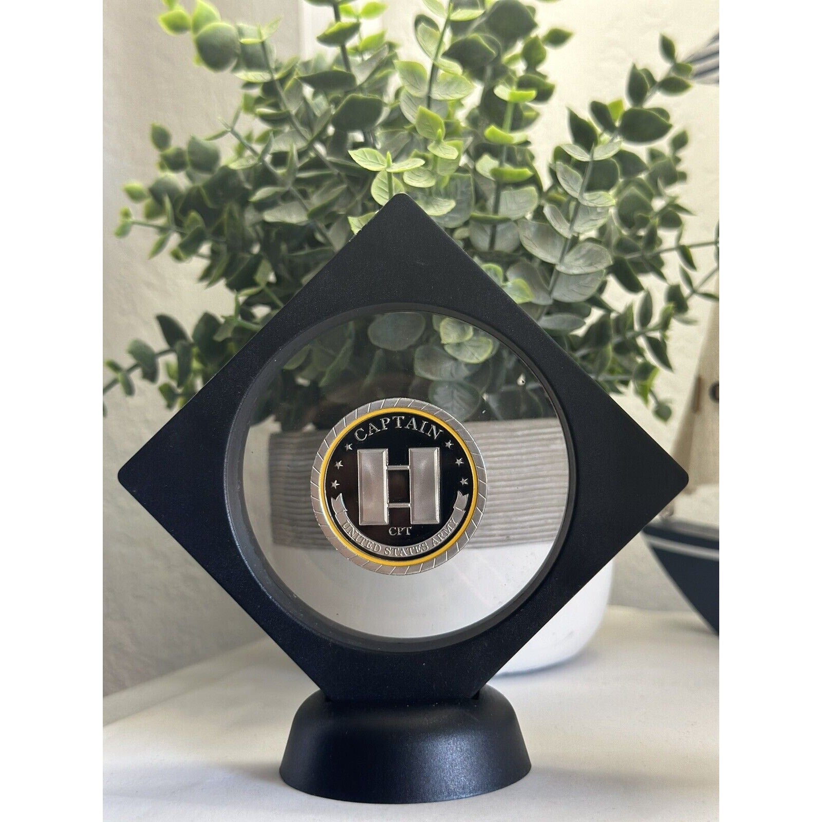 US ARMY CAPTAIN RANK CHALLENGE COIN MILITARY CPT With 3D Display Case
