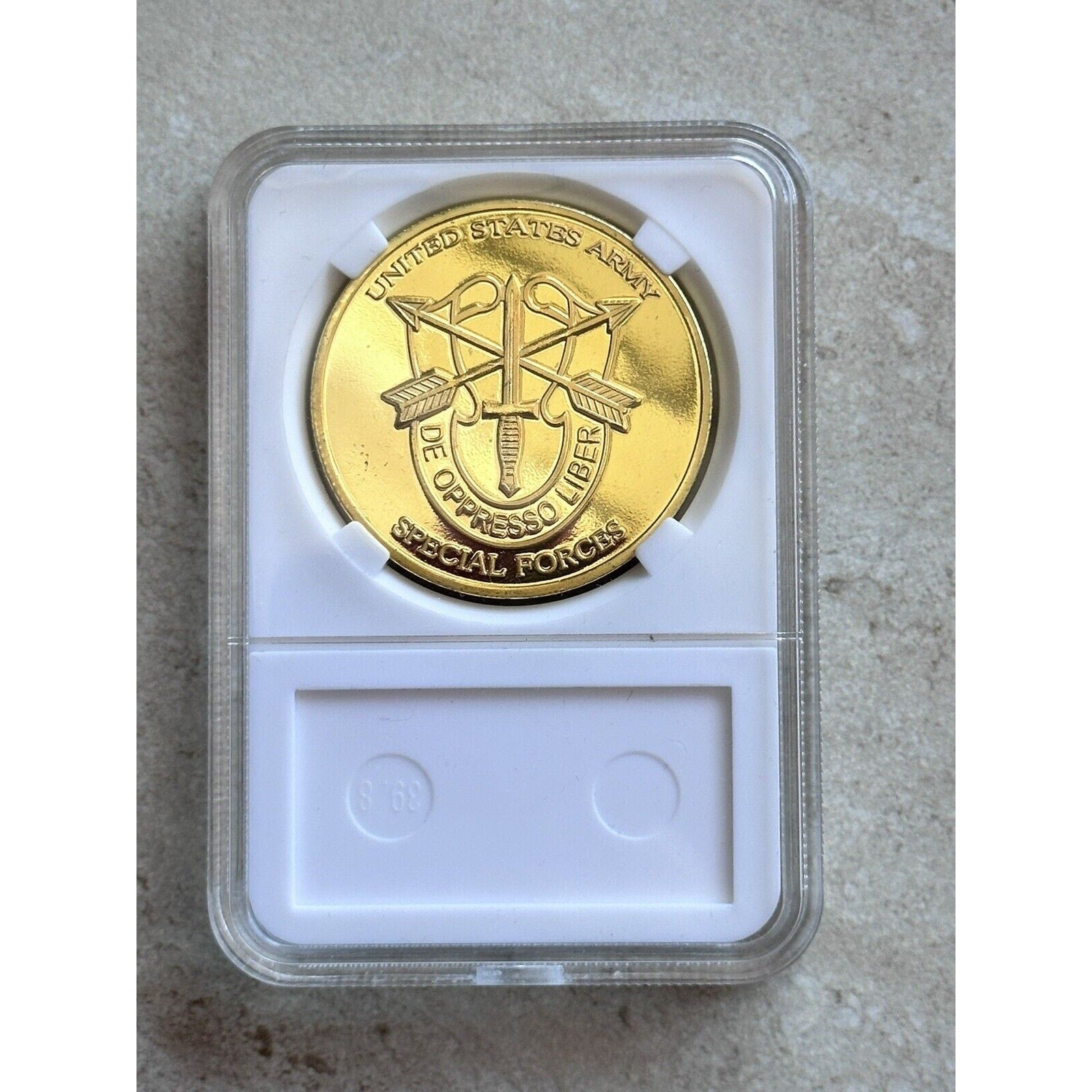 U S ARMY Special Forces Challenge Coin w/ Presentation Box