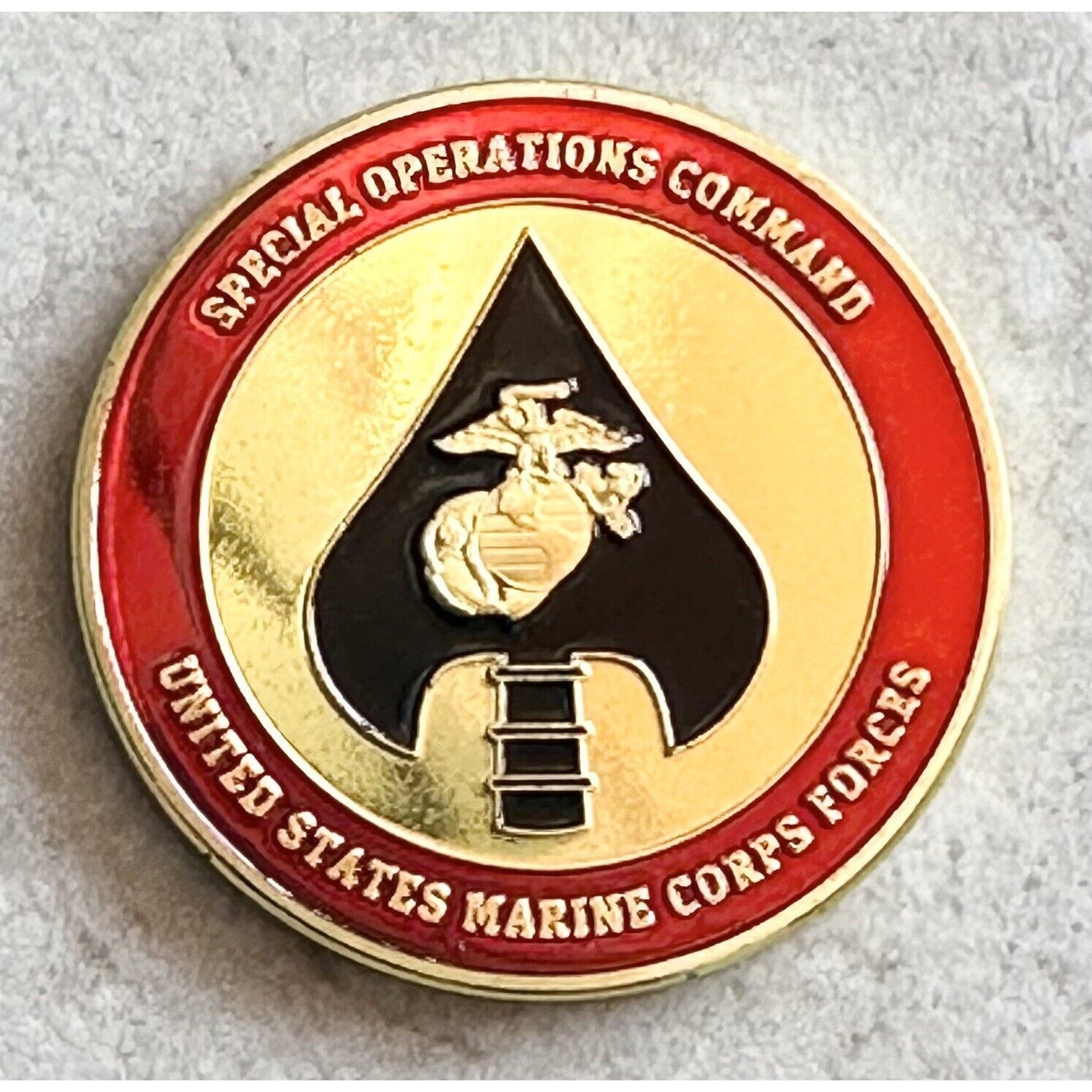 Us Marine Corps SPECIAL OPERATIONS COMMAND Challenge Coin With 3D Display Case