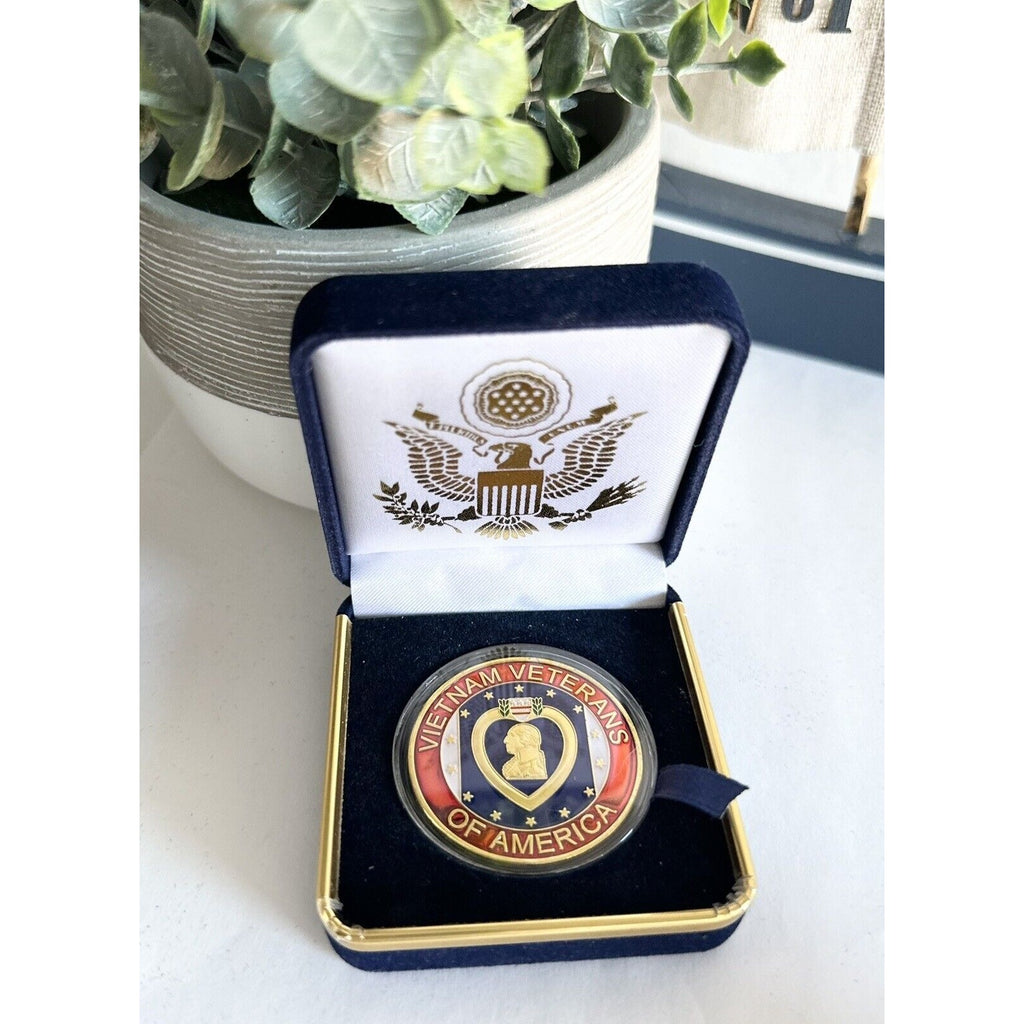 MEMORIAL DAY VETERANS OF AMERICA (Purple Heart) Coin With Velvet Case
