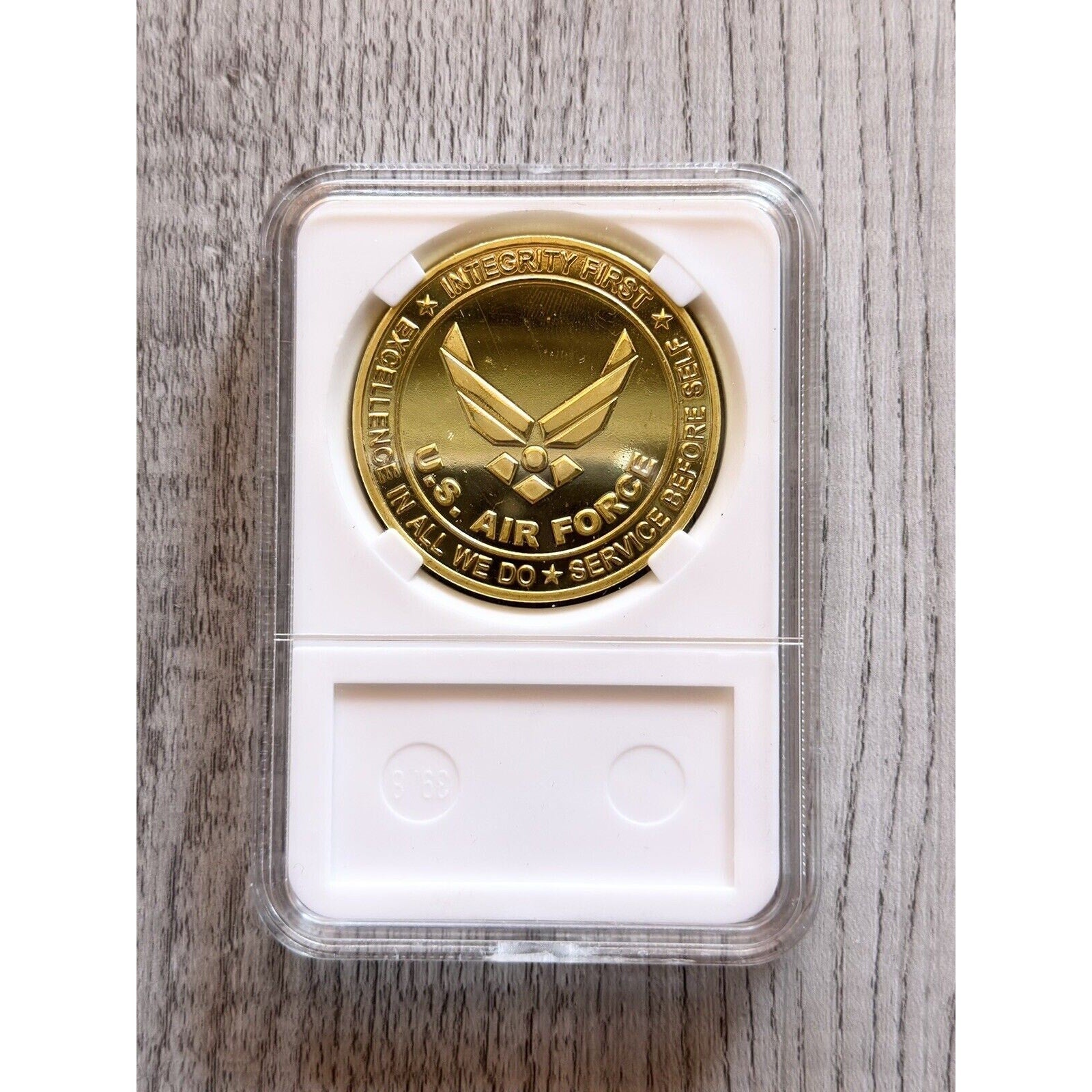 U S AIR FORCE B-2 SPIRIT (Stealth Bomber) Challenge Coin with case